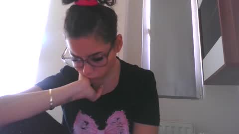 prettyjulliette online show from 10/17/25, 09:23