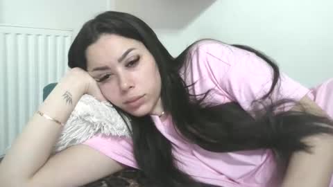 prettyjulliette online show from 04/15/26, 02:57