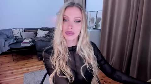 Eva online show from 11/21/25, 12:21