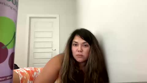 Snapshot of prettylatinamomma01 chatting on 10/11/25, 08:29 prettylatinamomma01 online show from 10/11/25, 08:29