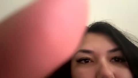 Snapshot of prettylatinamomma01 chatting on 03/01/26, 04:31 prettylatinamomma01 online show from 03/01/26, 04:31