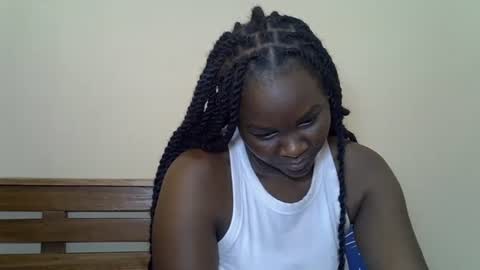 Snapshot of prettyliz30 chatting on 05/26/26, 12:23 LILIAN online show from 05/26/26, 12:23
