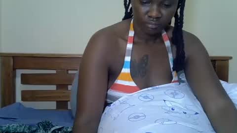 Snapshot of prettyliz30 chatting on 05/28/26, 01:36 LILIAN online show from 05/28/26, 01:36