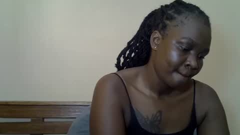 Snapshot of prettyliz30 chatting on 05/29/26, 10:46 LILIAN online show from 05/29/26, 10:46