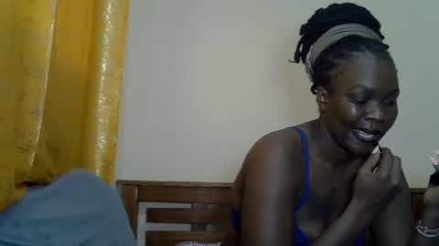 Snapshot of prettyliz30 chatting on 06/02/26, 09:33 LILIAN online show from 06/02/26, 09:33