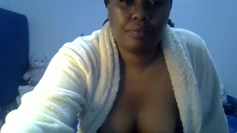 prettymel1 online show from 03/23/26, 08:13