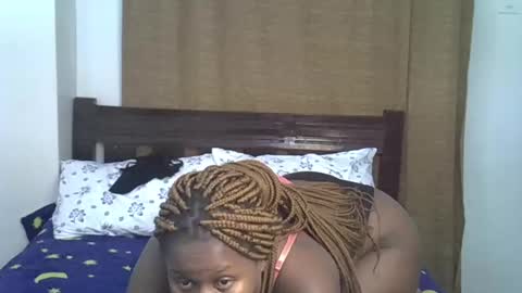 prettymel_ online show from 03/05/25, 09:48