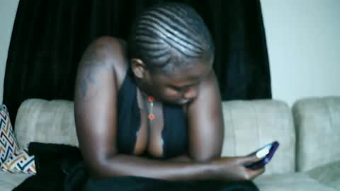 prettyreen online show from 02/07/25, 09:37