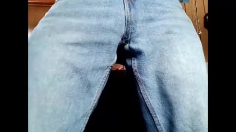 Snapshot of prettysolid7 chatting on 11/17/25, 01:39 prettysolid7 online show from 11/17/25, 01:39