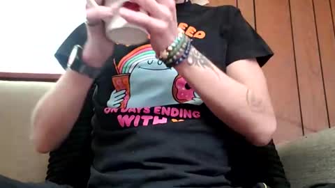 prettysolidd7 online show from 02/10/25, 07:07