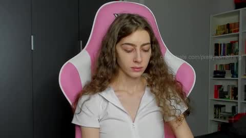 Sophie  next stream will be at Monday  i will wait you guys  online show from 09/18/25, 05:53