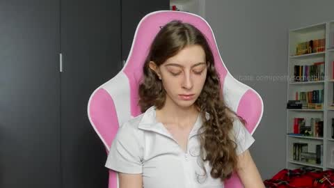 Sophie  next stream will be at Monday  i will wait you guys  online show from 10/04/25, 07:50