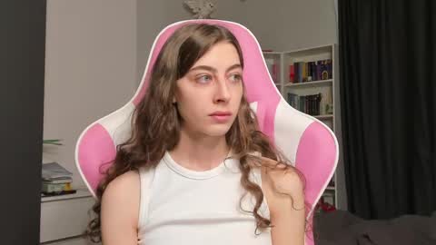 Sophie  next stream will be at Monday  i will wait you guys  online show from 05/28/26, 07:49
