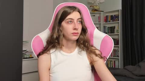 Sophie  next stream will be at Monday  i will wait you guys  online show from 06/04/26, 08:31