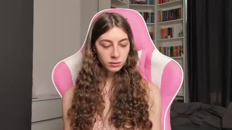 Snapshot of prettysomething chatting on 06/19/26, 07:01 Sophie next stream will be at Monday i will wait you guys online show from 06/19/26, 07:01