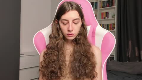Snapshot of prettysomething chatting on 06/25/26, 06:29 Sophie next stream will be at Monday i will wait you guys online show from 06/25/26, 06:29