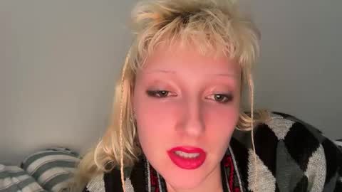 Dahlia online show from 01/28/25, 01:49