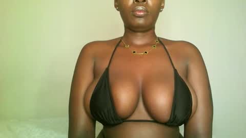 prettyvishy online show from 02/20/25, 02:51