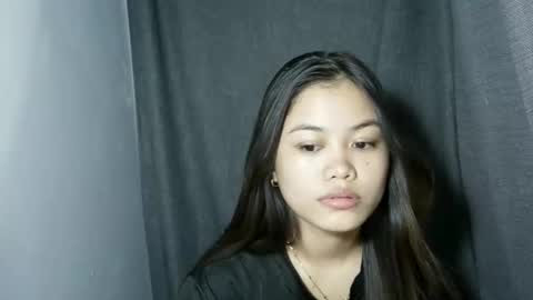 prettyyy_lovelyyy online show from 06/10/26, 12:04
