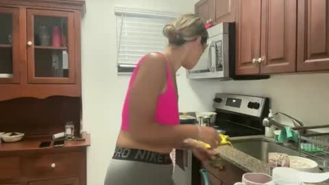 prettyyykittyyy22 online show from 01/14/26, 08:36