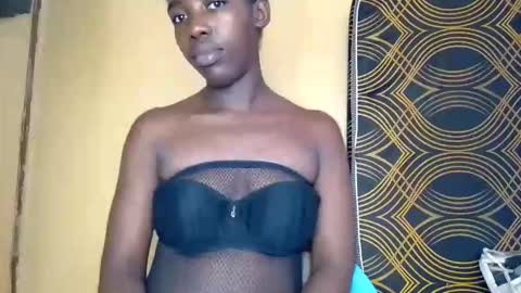 prettyzuzu online show from 11/07/25, 08:03