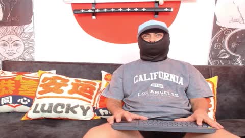 Snapshot of pridefirefusion chatting on 02/17/26, 01:13 Sebas Fer online show from 02/17/26, 01:13