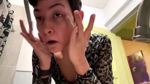 Snapshot of princ3ssarii chatting on 11/27/25, 05:31 Princess Arii online show from 11/27/25, 05:31