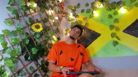 prince_arthur77 online show from 10/31/25, 02:07