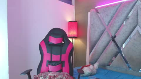 prince_arthur77 online show from 04/16/26, 01:01