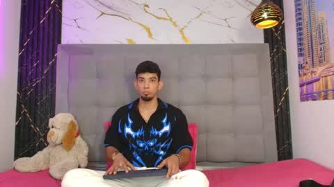 Snapshot of prince_arthur77 chatting on 05/03/26, 01:28 prince_arthur77 online show from 05/03/26, 01:28