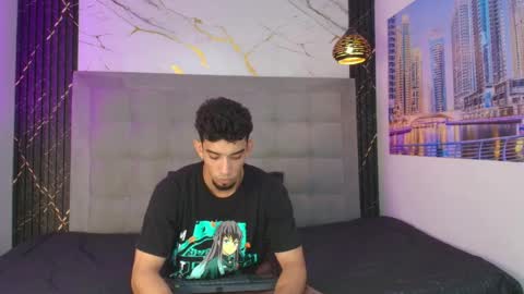 Snapshot of prince_arthur77 chatting on 05/05/26, 01:52 prince_arthur77 online show from 05/05/26, 01:52