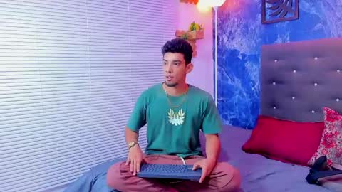 Snapshot of prince_arthur77 chatting on 05/14/26, 02:35 prince_arthur77 online show from 05/14/26, 02:35