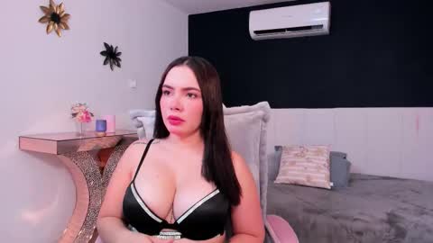 Mia online show from 03/03/26, 11:38