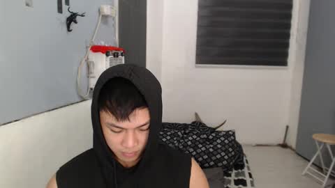 Snapshot of princeadrianx chatting on 10/15/25, 06:19 Prince Adrian online show from 10/15/25, 06:19