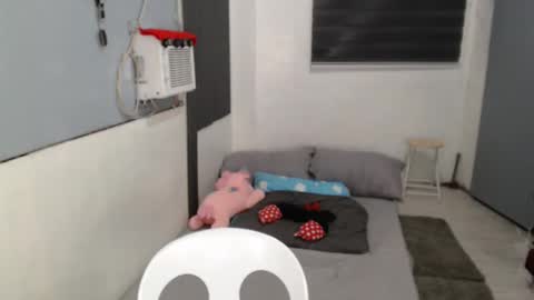 Snapshot of princeadrianx chatting on 10/23/25, 07:12 Prince Adrian online show from 10/23/25, 07:12