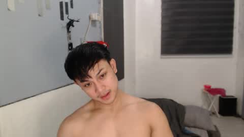 Snapshot of princeadrianx chatting on 11/07/25, 10:04 Prince Adrian online show from 11/07/25, 10:04