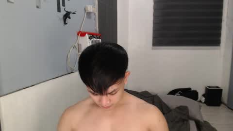 Snapshot of princeadrianx chatting on 12/05/25, 06:48 Prince Adrian online show from 12/05/25, 06:48