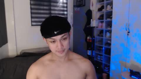 Snapshot of princeadrianx chatting on 03/16/26, 05:55 Prince Adrian online show from 03/16/26, 05:55