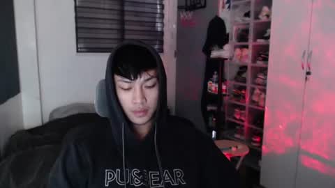 Snapshot of princeadrianx chatting on 06/19/26, 07:01 Prince Adrian online show from 06/19/26, 07:01