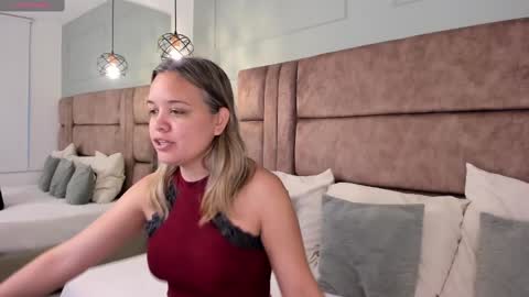 Paris online show from 02/17/25, 11:34