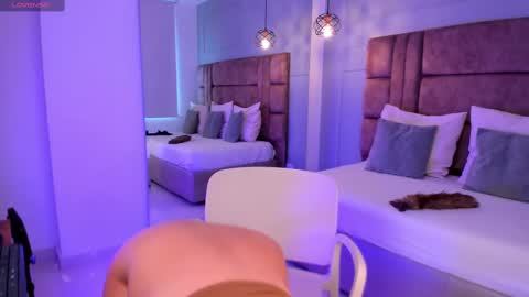 Paris online show from 03/07/25, 02:34