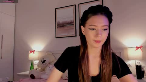 Snapshot of princess_nier chatting on 11/29/25, 07:17 Princess Diana online show from 11/29/25, 07:17