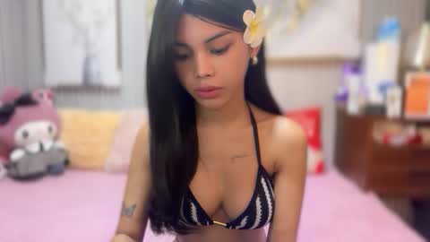 Estela online show from 12/22/25, 01:35