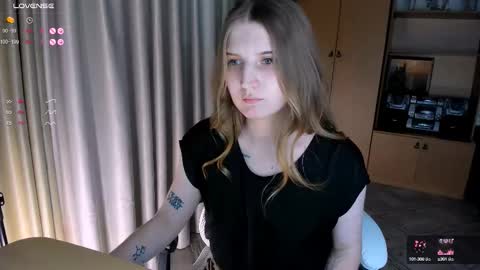 Snapshot of princessaalicc chatting on 10/13/25, 03:01 princessaalicc online show from 10/13/25, 03:01