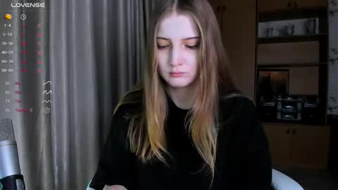 Snapshot of princessaalicc chatting on 12/01/25, 02:11 princessaalicc online show from 12/01/25, 02:11