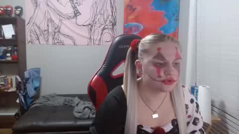 Will and Kaley online show from 11/01/25, 08:38