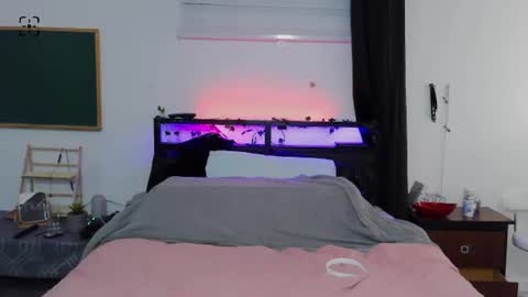 Snapshot of princessavavictoria chatting on 06/17/26, 01:52 Princessavavictoria online show from 06/17/26, 01:52