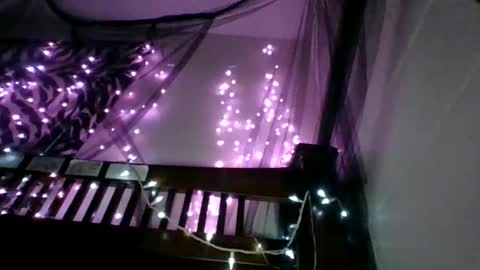 Snapshot of princesshollylove chatting on 10/30/25, 05:20 Holly love online show from 10/30/25, 05:20