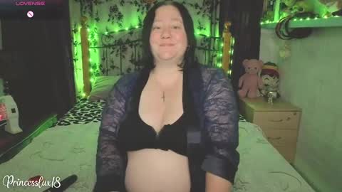 Snapshot of princesslux18 chatting on 05/26/26, 06:59 Lux Alot Luxi online show from 05/26/26, 06:59