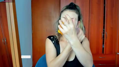 princessmariana25 online show from 03/30/26, 08:10